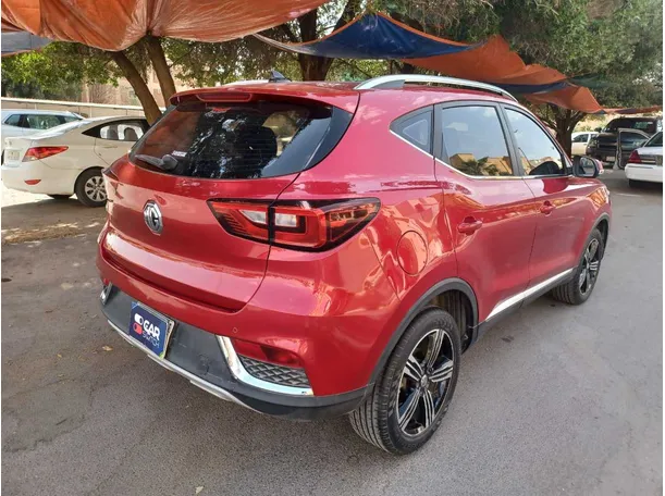 Car image 5