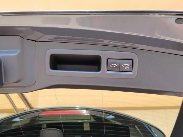 Car image 36
