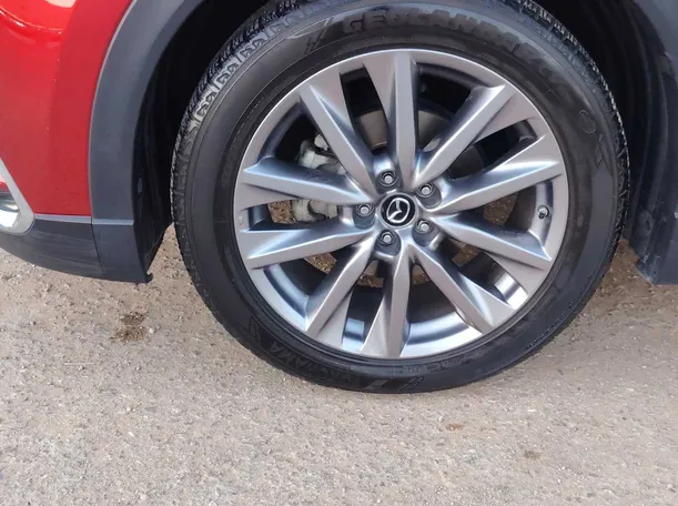 Car image 10