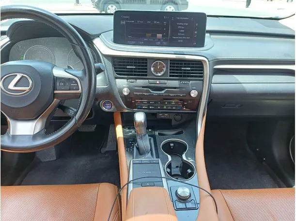 Car image 16