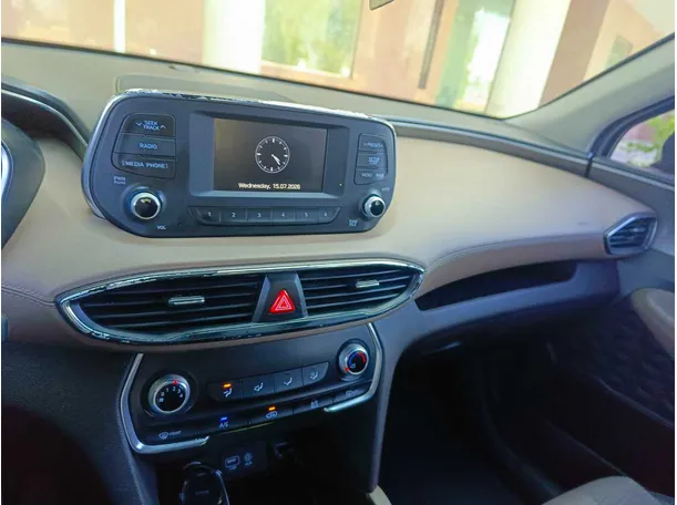 Car image 25