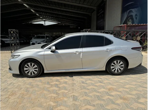 Car image 8