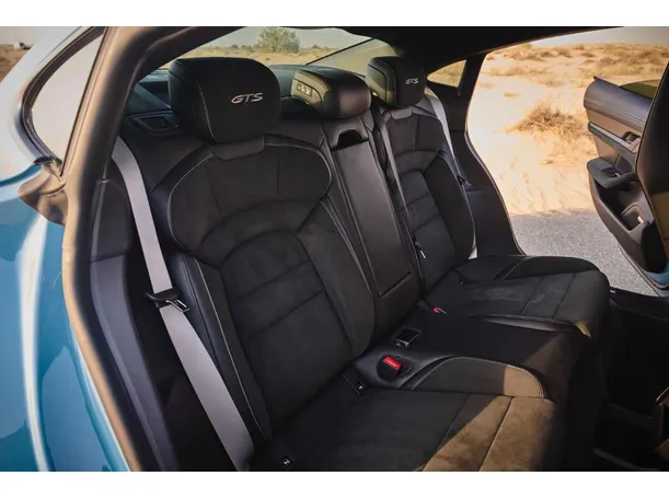 Car image 28