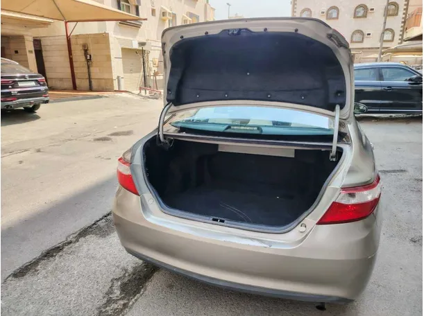 Car image 38