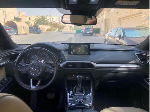 Car image 15