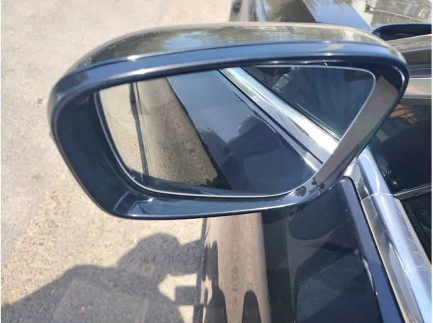 Car image 36