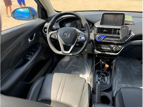 Car image 19