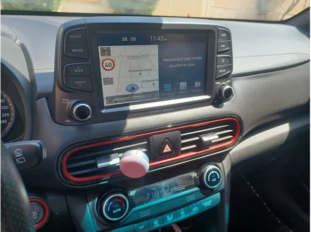Car image 19