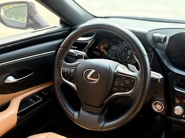 Car image 23