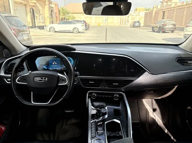 Car image 16