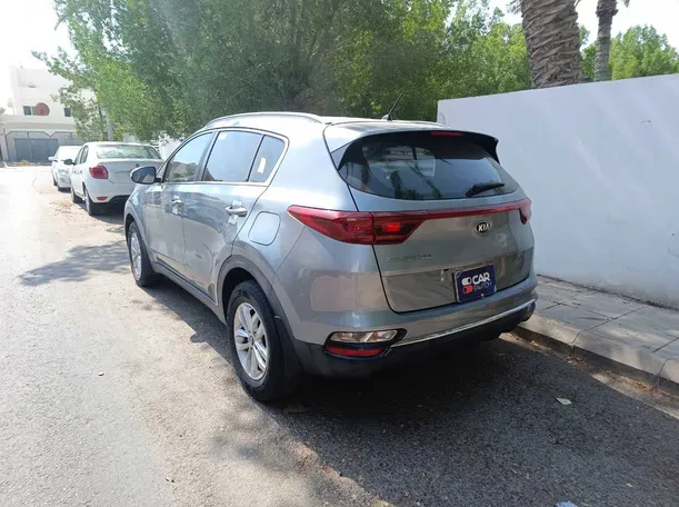 Car image 7