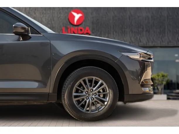 Car image 14