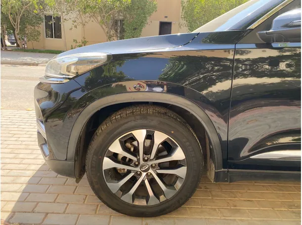 Car image 9