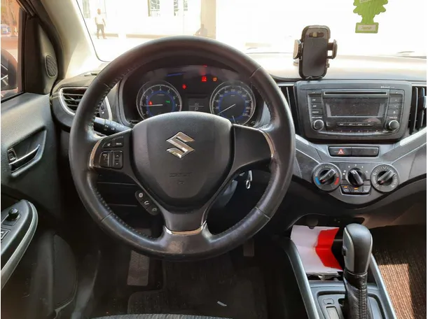Car image 13