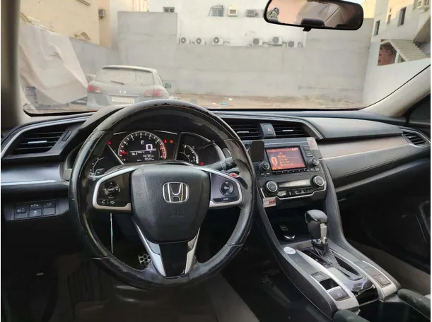 Car image 28