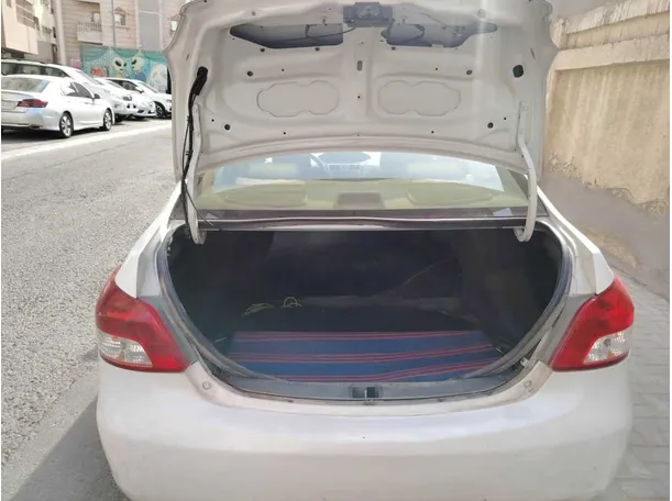 Car image 29
