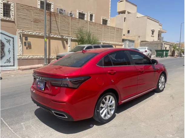 Car image 5