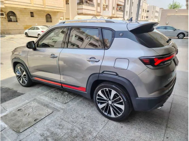 Car image 10