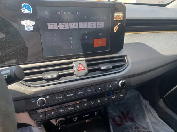 Car image 18