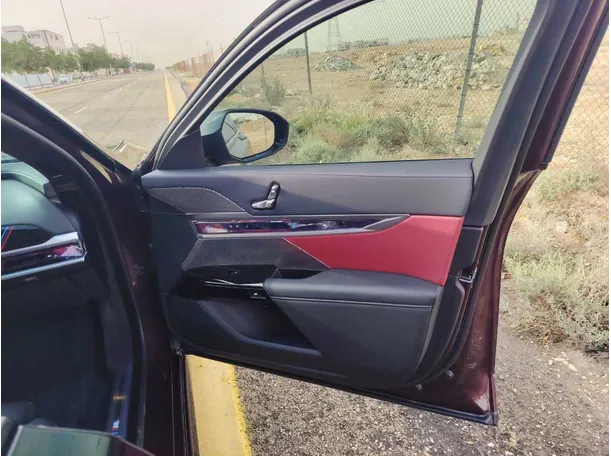 Car image 13