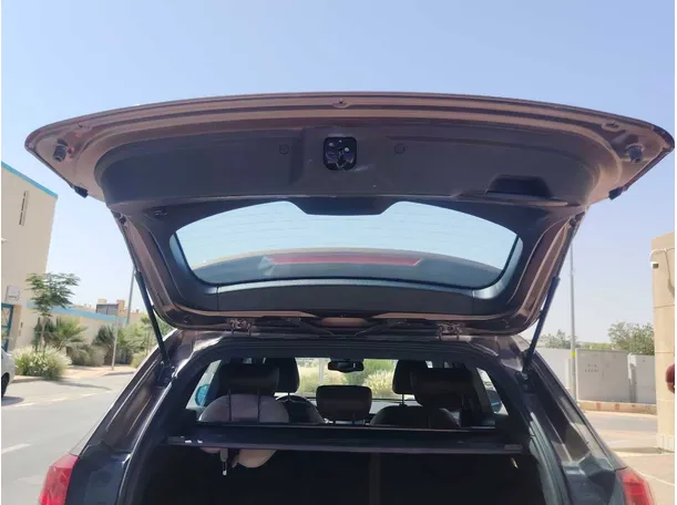 Car image 23