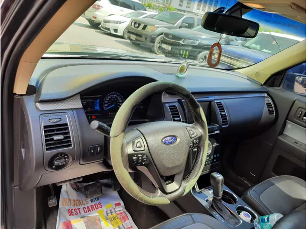 Car image 11