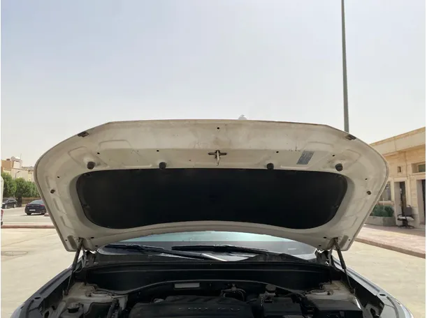 Car image 24