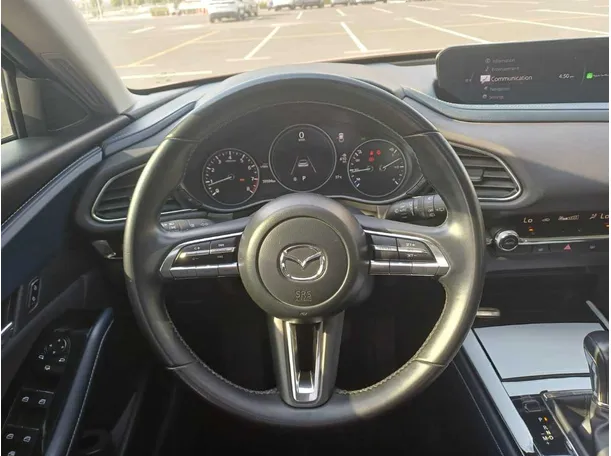 Car image 26