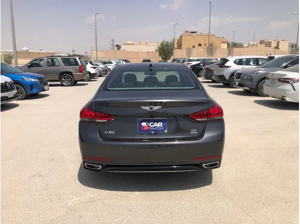 Car image 6