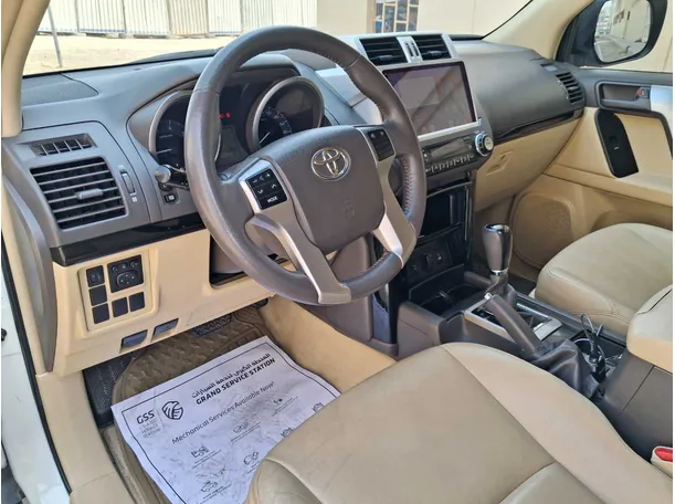 Car image 10