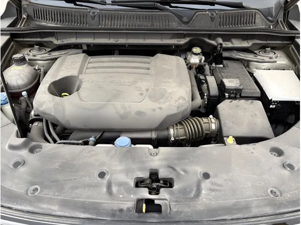Car image 30