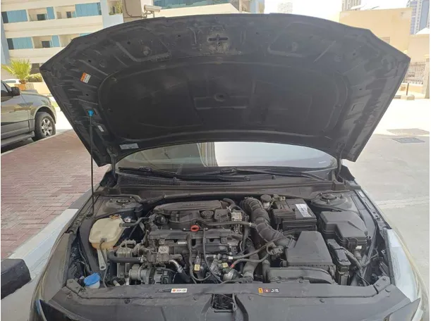 Car image 18