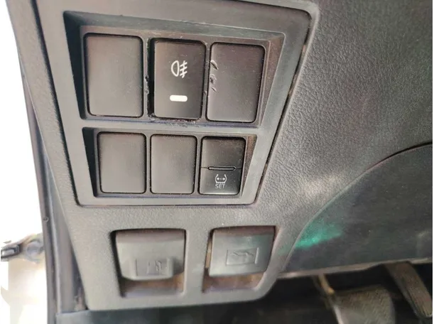 Car image 29