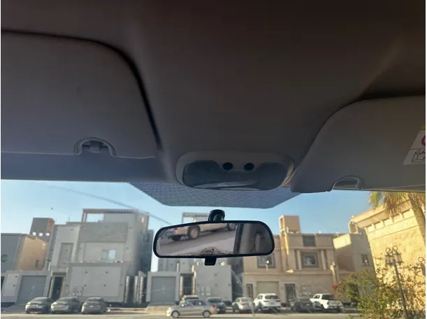 Car image 23