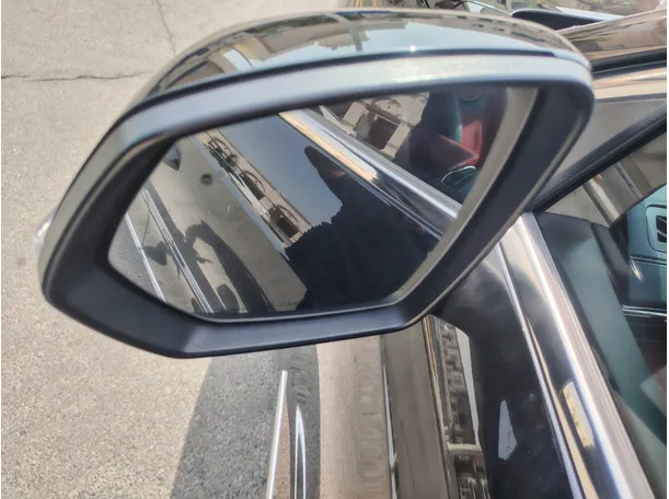 Car image 34