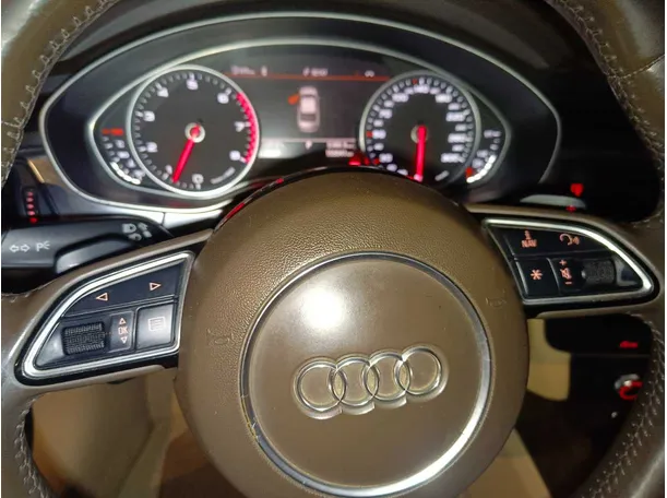 Car image 26