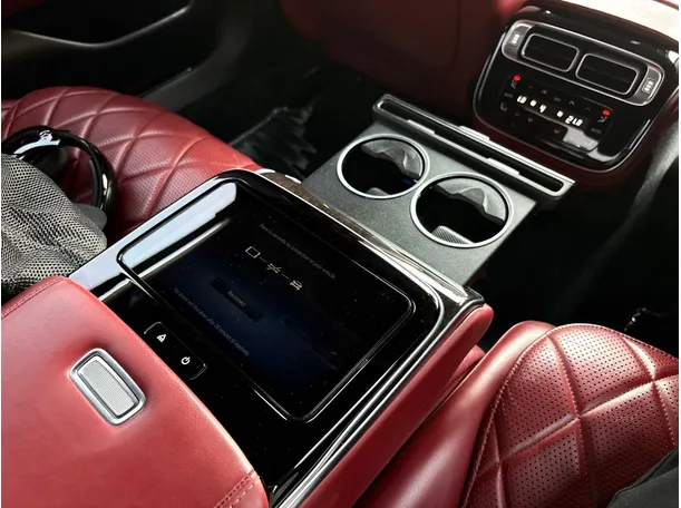 Car image 29