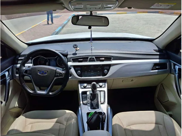 Car image 14