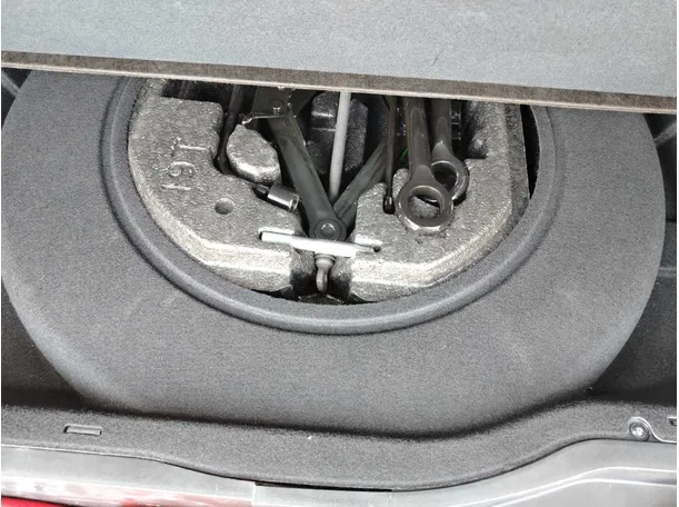 Car image 48