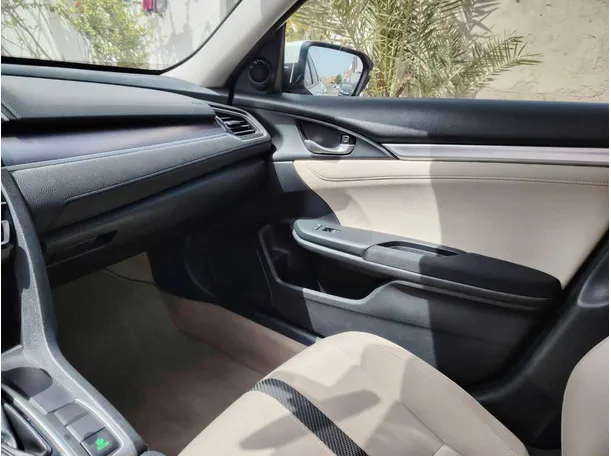 Car image 36