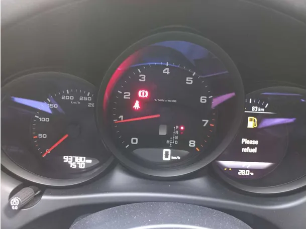 Car image 18