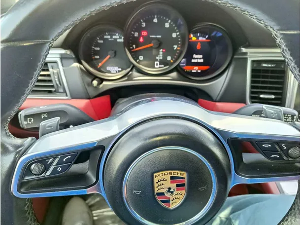 Car image 27