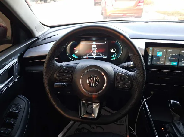 Car image 15