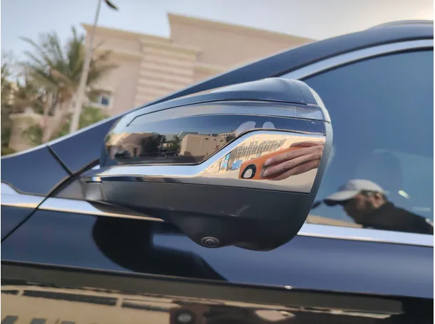 Car image 30