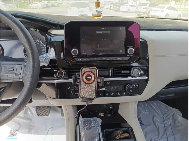 Car image 16
