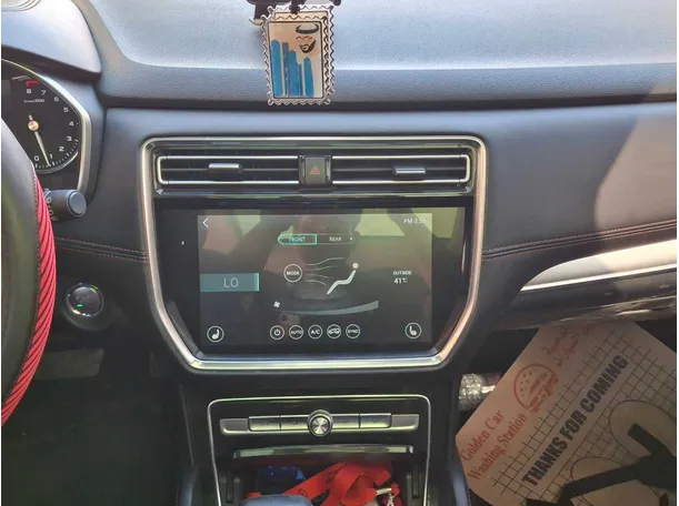 Car image 17