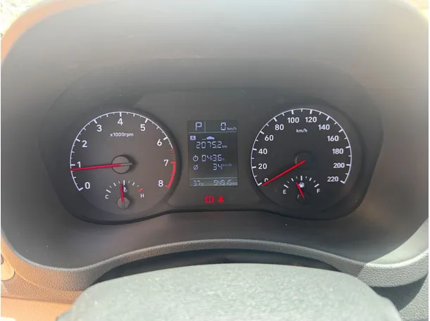 Car image 17