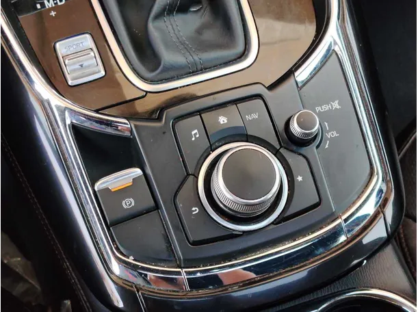 Car image 22