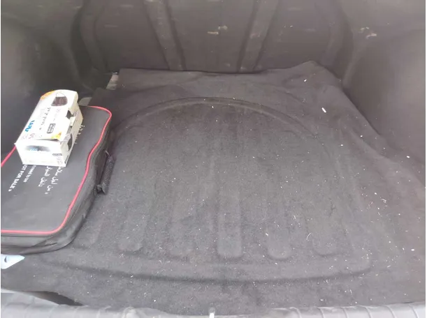 Car image 25