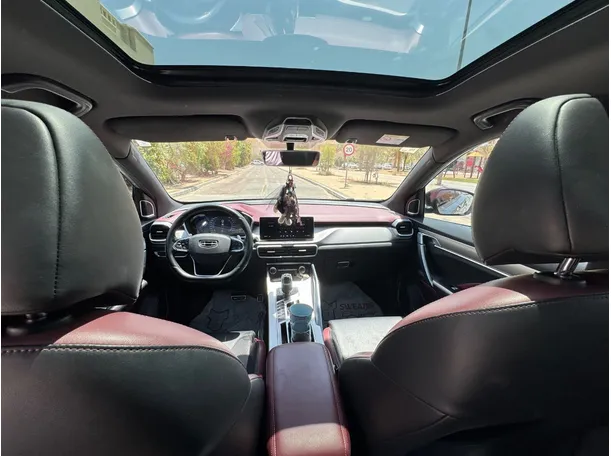 Car image 14